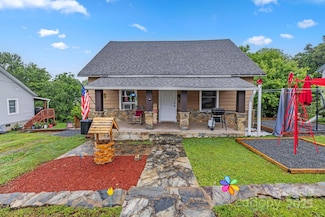 61 1st St, Marion, NC 28752