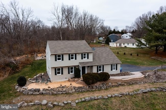 241 Dove Dr, Honey Brook, PA 19344