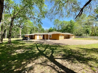 10451 N Essex Dr, Conroe, TX 77302