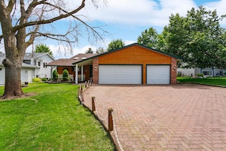 14613 Greenridge Ln, Burnsville, MN 55306