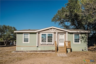 204 W Texas St, Cuero, TX 77954