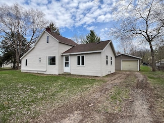 728 6th St NE, Little Falls, MN 56345