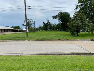 112 Darbonne St, Sulphur, LA 70663