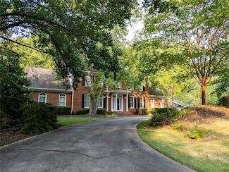 6203 Crestview Dr SE, Covington, GA 30014