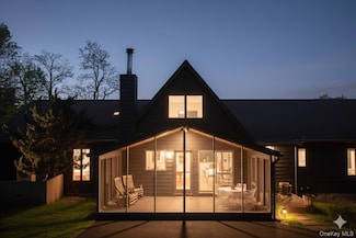 36 Blue Grass Ln, Beacon, NY 12508