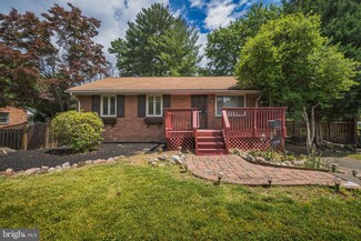 7706 Kalorama Rd, Annandale, VA 22003