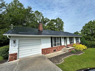 356 Reynolds St, Summersville, WV 26651