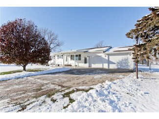 207 Linn Dr, Palo, IA 52324
