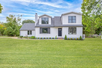 1 Friese Dr, East Quogue, NY 11942