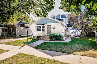 1364 12th Ave S, Fargo, ND 58103