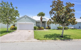 198 NW Magnolia Lakes Blvd, Port Saint Lucie, FL 34986