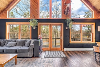 40 Old Bath Rd, Wiscasset, ME 04578