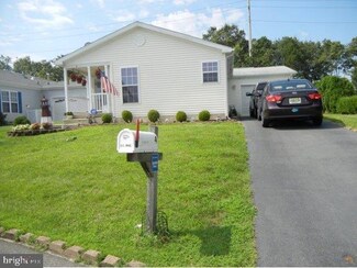 4 Spring Lake Rd, Stafford Township, NJ 08050