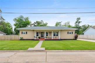 523 5th St, Jennings, LA 70546