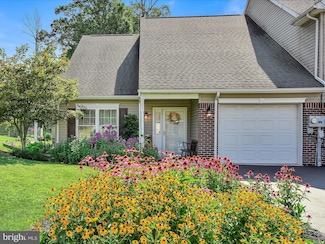 205 Pine Crest Village Dr, Pine Grove, PA 17963