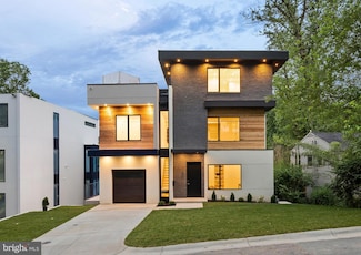 5208 Danbury Rd, Bethesda, MD 20814