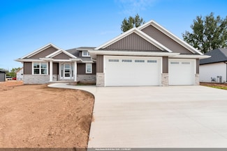 1362 Highland Ridge Dr, Ashwaubenon, WI 54115