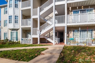 318 Wimbeldon Ct, North Brunswick, NJ 08902