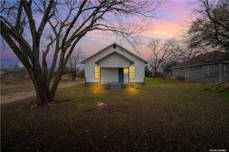 602 NW 1st St, Hubbard, TX 76648