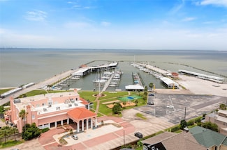 3802 Barracuda Ln, La Porte, TX 77571