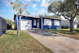 872 Hamilton St, Sinton, TX 78387