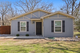 1344 Dawn Ct, Azle, TX 76020