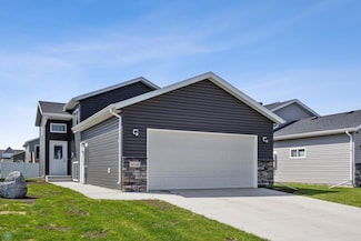 6718 69th Ave S, Horace, ND 58047