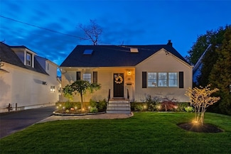 1885 Bedford Ave, Merrick, NY 11566