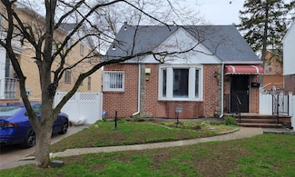 182-11 64th Ave, Fresh Meadows, NY 11365