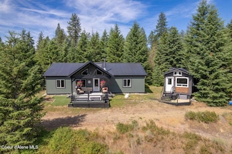 116 Mathews Ridge Dr, Priest River, ID 83856