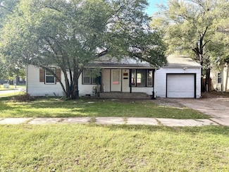 663 S Eastridge St, Wichita, KS 67207