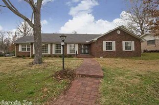 7424 Ouachita Dr, Little Rock, AR 72205