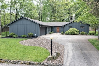 17105 Woodleaf Rd, Strongsville, OH 44136