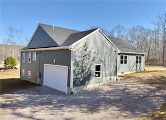 8 Fanning Place, Hopkinton, RI 02833