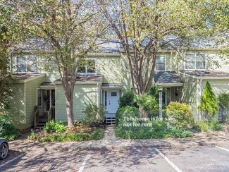 218 Cedarwood Ln, Carrboro, NC 27510