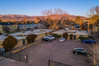 1100 Palomas Dr SE, Albuquerque, NM 87108