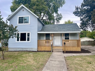 704 W 7th St, Sterling, IL 61081