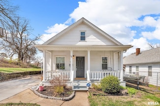 546 31st St, Rock Island, IL 61201