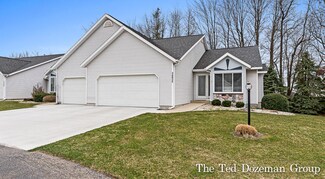 14812 Anchor Ct, Holland, MI 49424