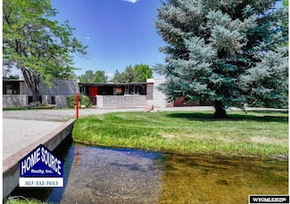 1355 Hillcrest Dr, Lander, WY 82520