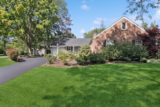 1122 60th Place, Downers Grove, IL 60516