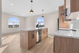 463 Franklin St Unit 306, Melrose, MA 02176