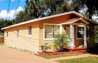 219 W Hubbard Ave, Deland, FL 32720