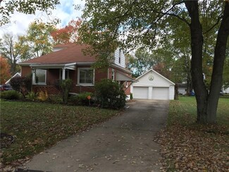 812 Coleridge Ave NW, Warren, OH 44483