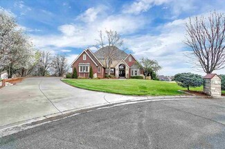 2912 Cabrillo Dr, Winfield, KS 67156