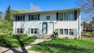 1420 6th Ave N, Moorhead, MN 56560