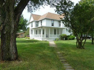 207 S Oxford St, Oxford, WI 53952