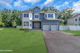 8 Sarah Ln, Eatontown, NJ 07724