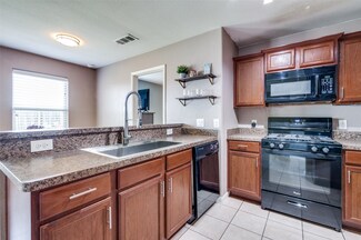 704 Lazy Crest Dr, Fort Worth, TX 76140