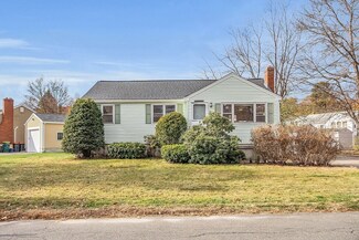 16 Carroll Rd, Woburn, MA 01801